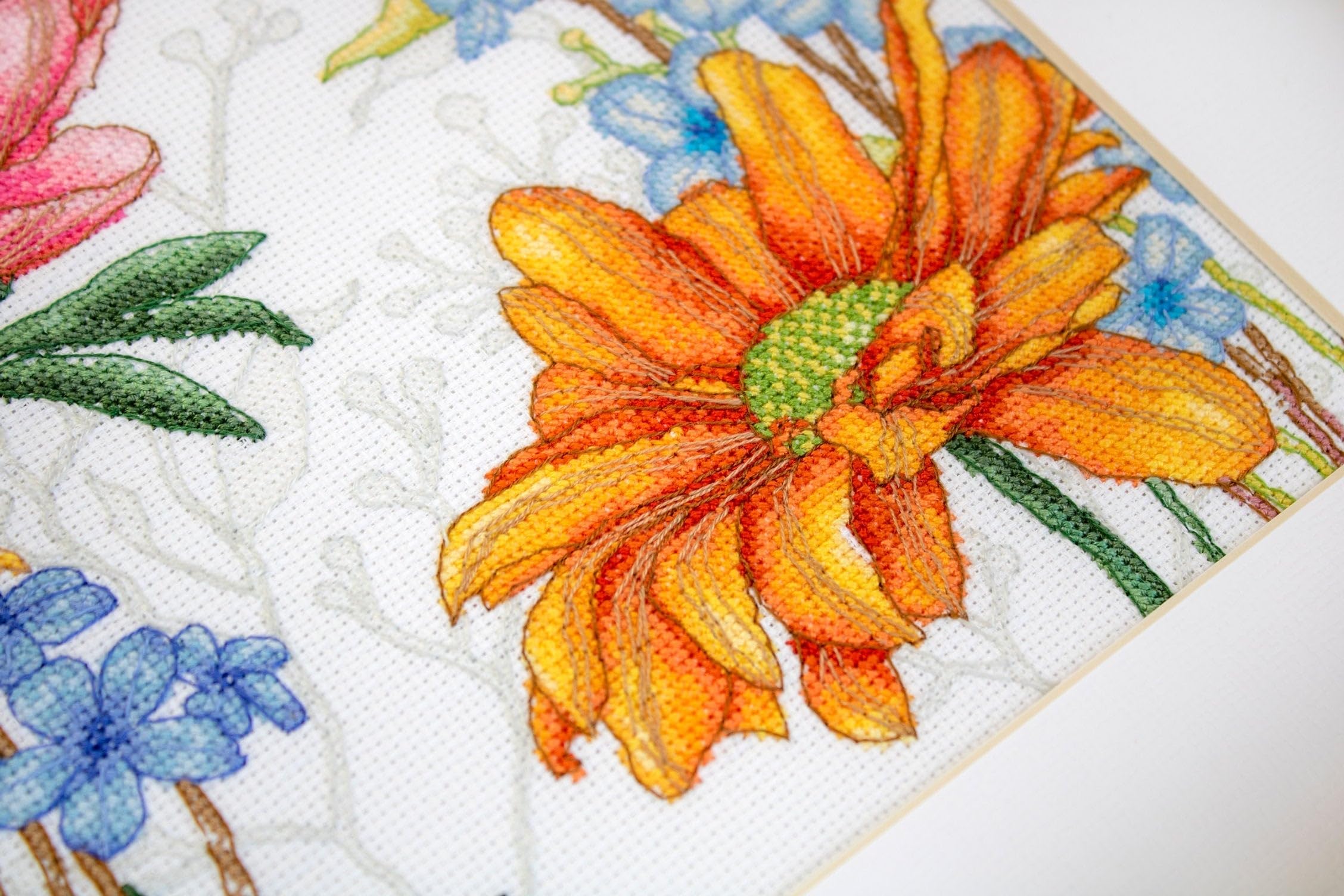 Luca-S Flowers and Butterflies - Cross Stitch Kit - Image 3